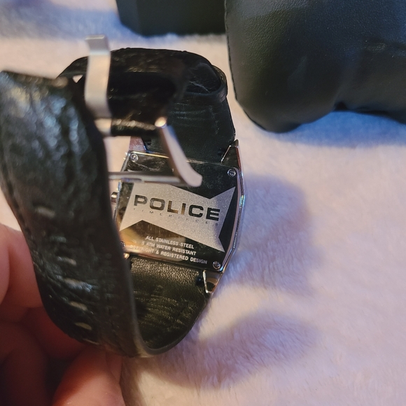 Police Unique Men's Watch - Picture 10 of 13